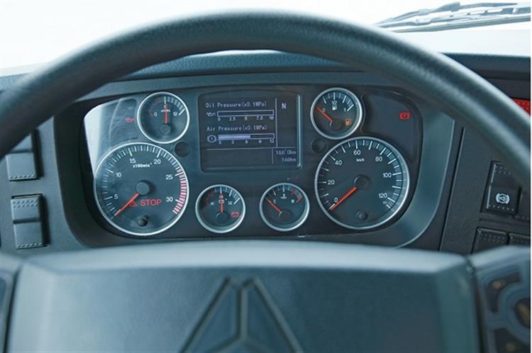 Xe tải thùng Howo 4 chân 371hp A7